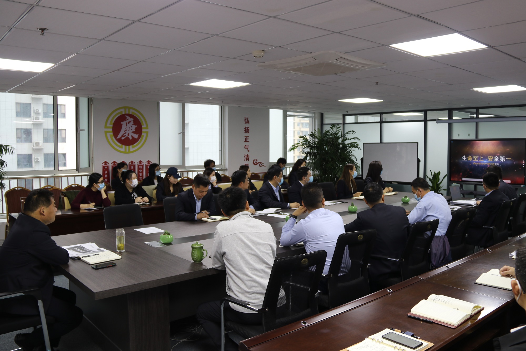 1652175060908878.jpg 安全生產(chǎn)3.jpg